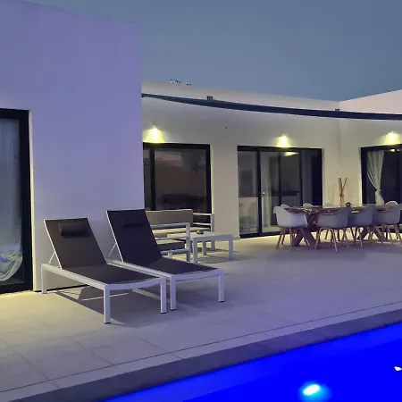 Valentina, Piscine Chauffee Et Serenite Lajares