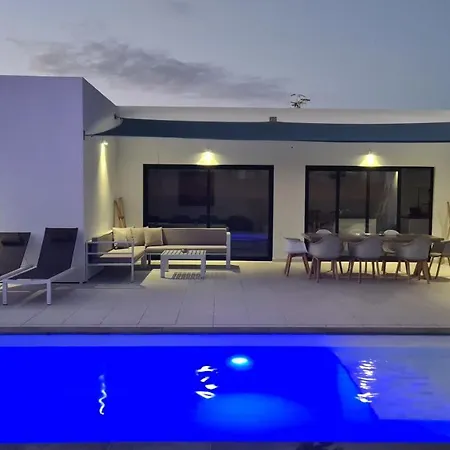 Valentina, Piscine Chauffee Et Serenite