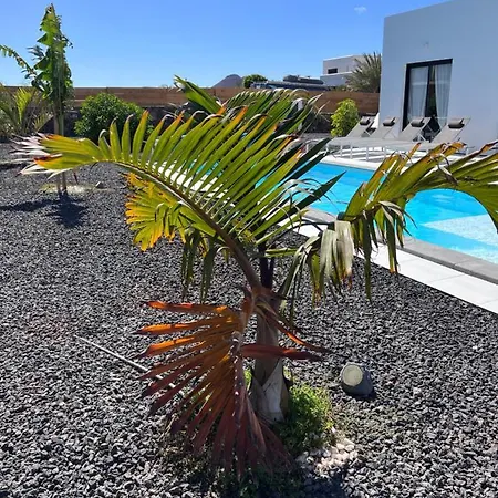 Valentina, Piscine Chauffee Et Serenite *